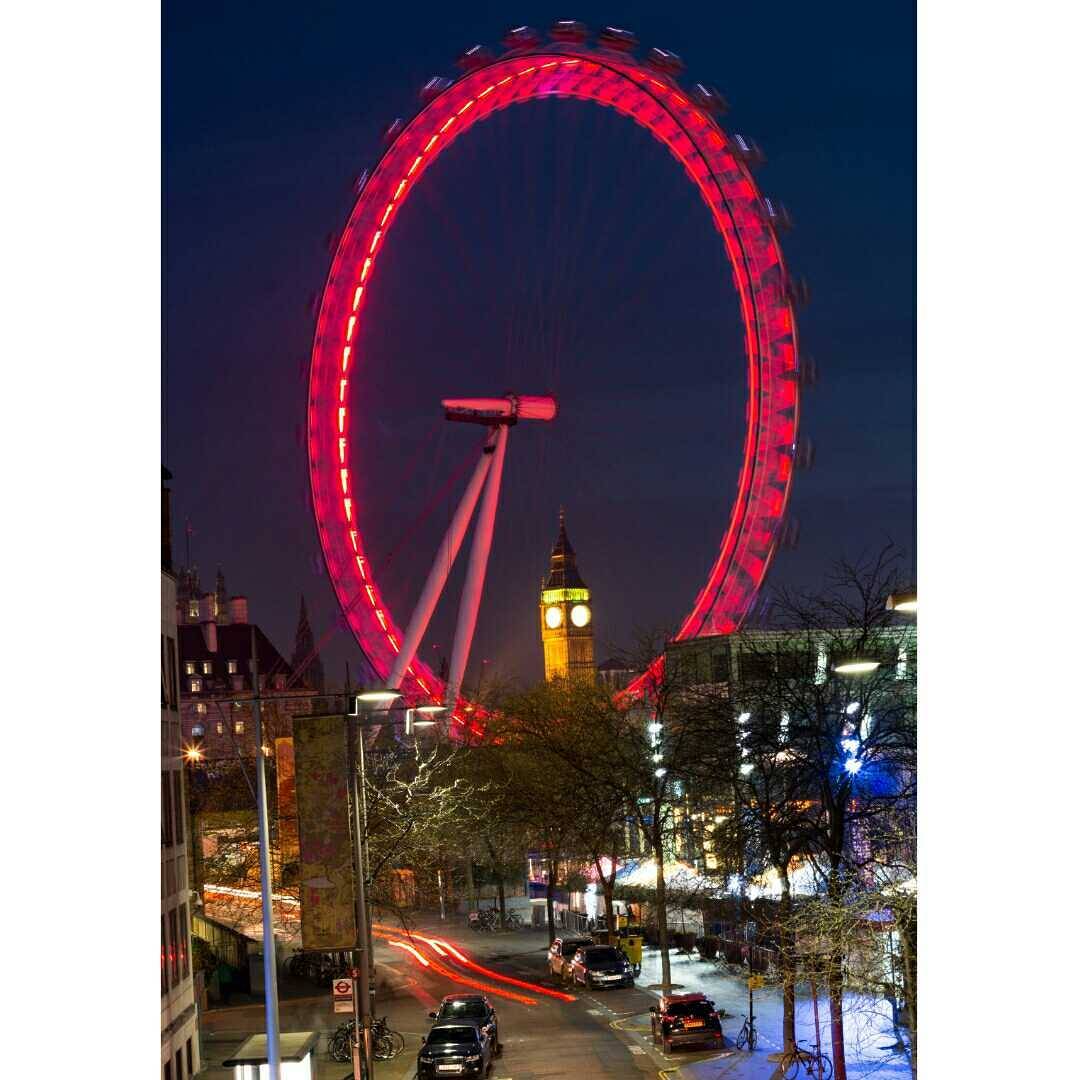 Sights of London by night. 
Taken a couple of weeks ago. 
#london #uk #sightseeing #londoneye #bigben #photography #photo #photooftheday #night #longexposure  #lights