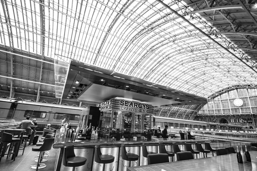 St Pancras International, London.

#london #uk #england #city #travel #igerslondon #station #railway #stpancras #travel #blackandwhite #mono #roof #glass #architecture