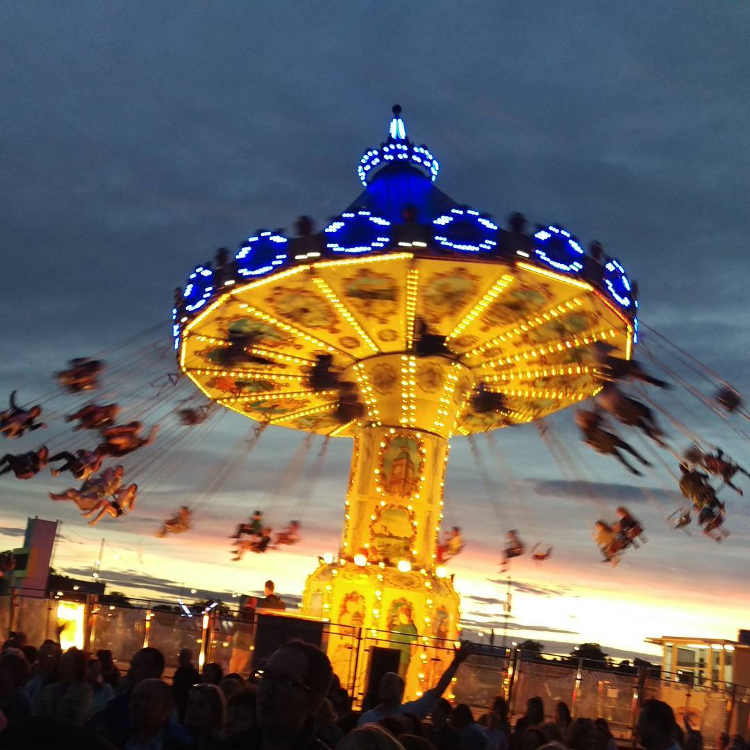 Hyde Park, London, last weekend.

#london #uk #hydepark #sunset #sky #clouds #british #summer #fairground #fair #funfair #carousel #picoftheday