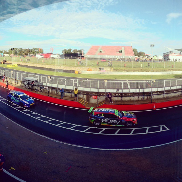 Sunny Brands Hatch for BTCC finale weekend.