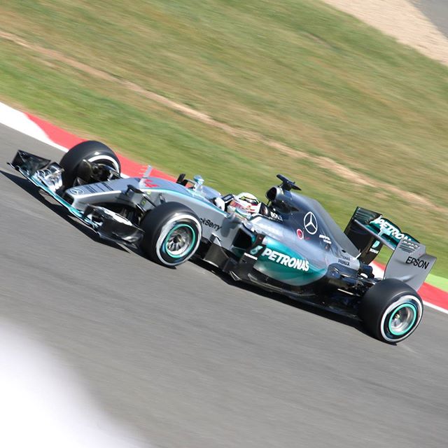 Lewis on his way to pole at @silverstonecircuit! Fingers crossed for tomorrow!